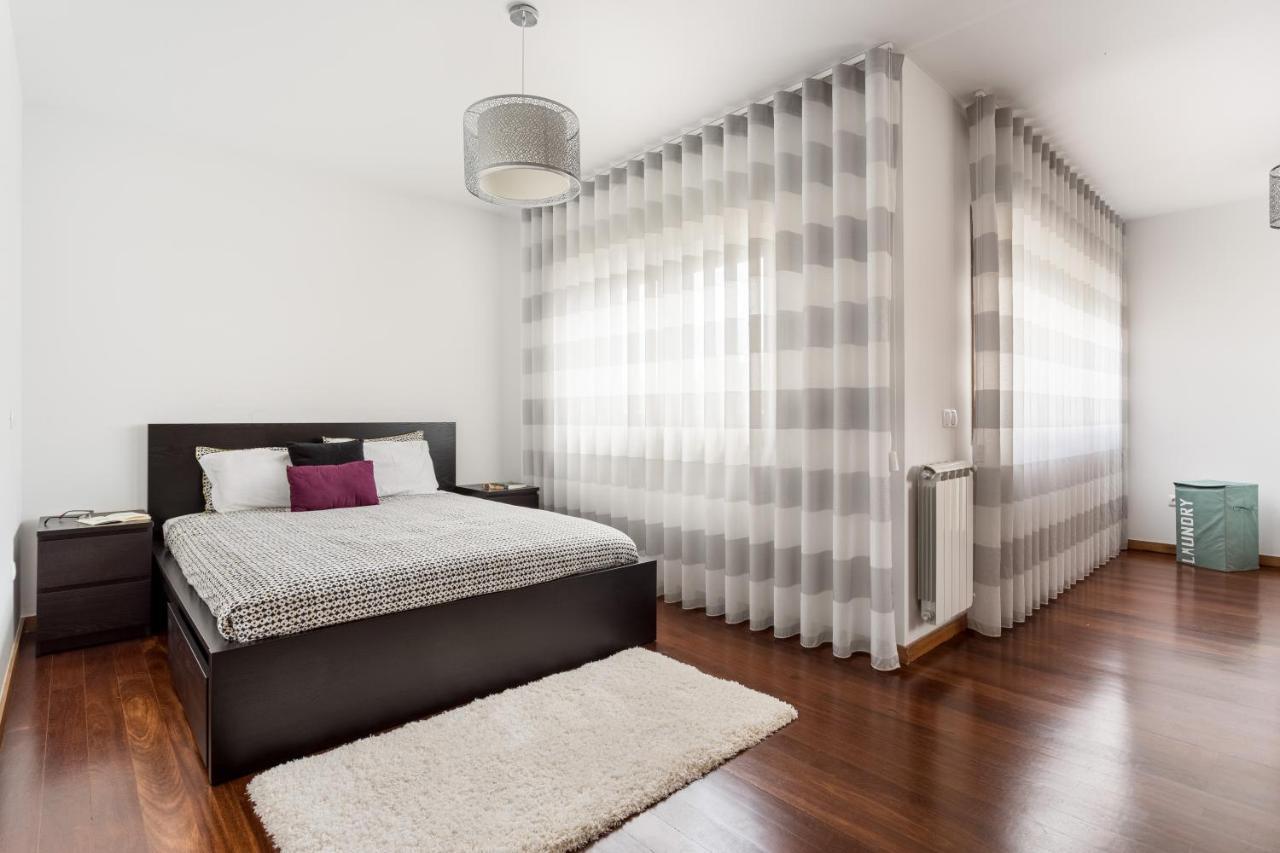 Joivy Sleek House Balcony & 2 Terraces In Porto Appartement Maía Buitenkant foto