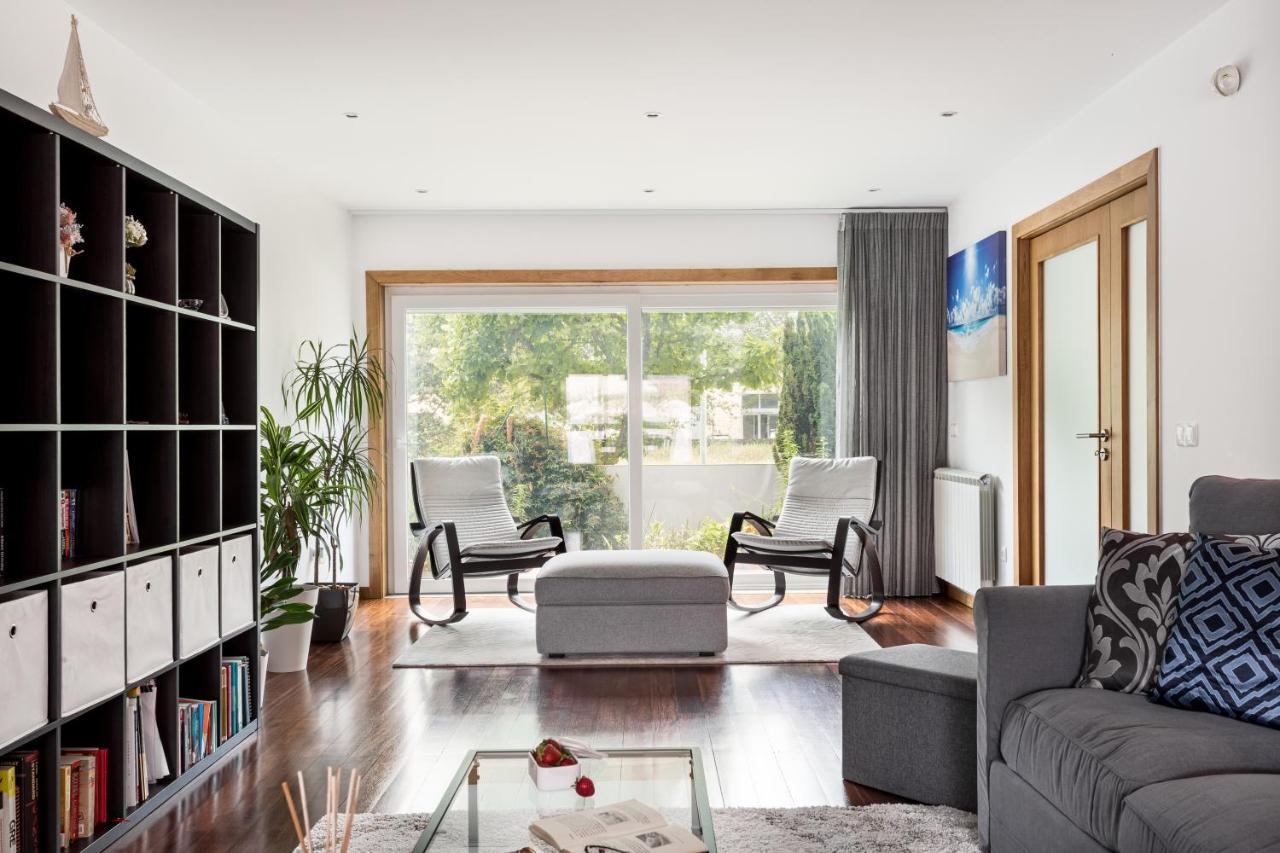 Joivy Sleek House Balcony & 2 Terraces In Porto Appartement Maía Buitenkant foto