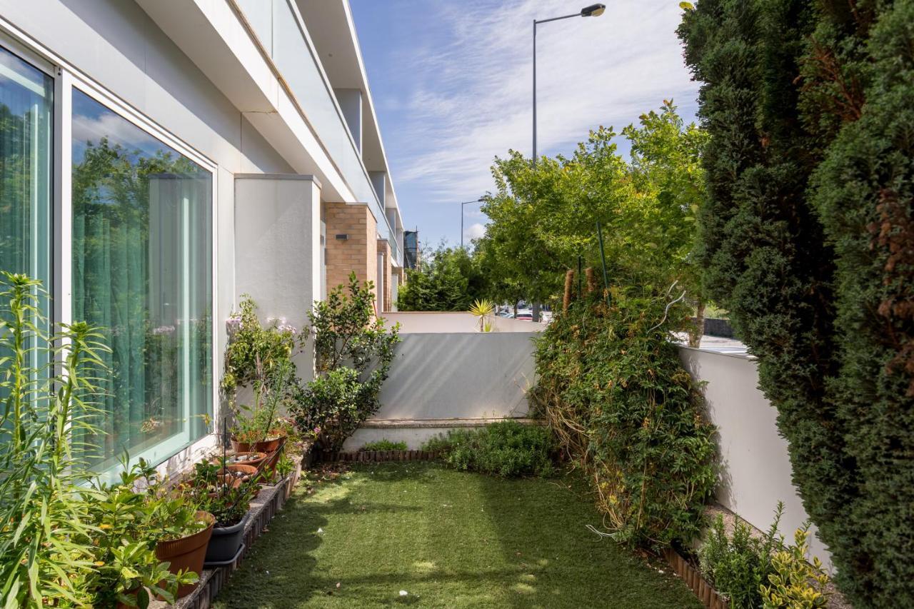 Joivy Sleek House Balcony & 2 Terraces In Porto Appartement Maía Buitenkant foto